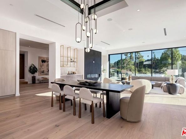 16879 Mooncrest Drive, Encino CA 91436