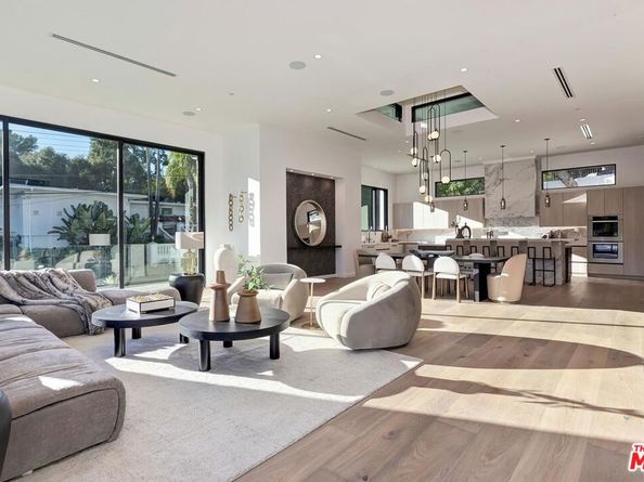 16879 Mooncrest Drive, Encino CA 91436