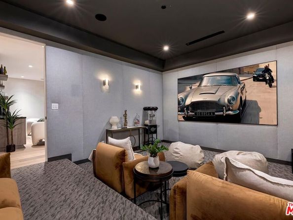 16879 Mooncrest Drive, Encino CA 91436