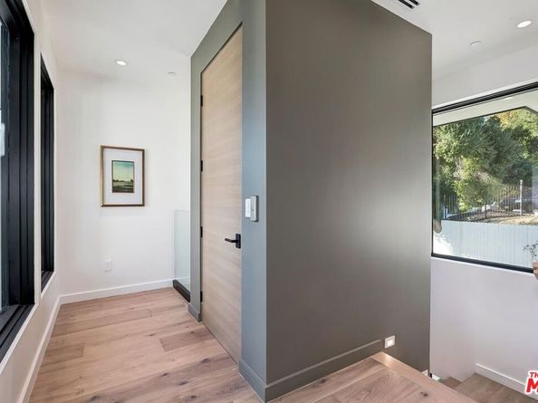 16879 Mooncrest Drive, Encino CA 91436