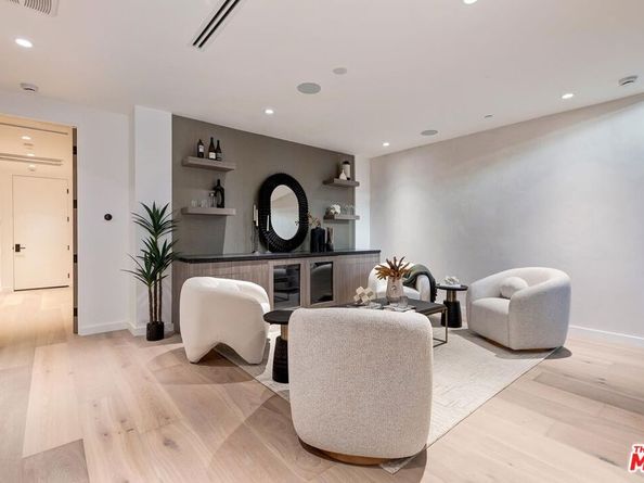 16879 Mooncrest Drive, Encino CA 91436