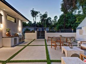 16879 Mooncrest Drive, Encino CA 91436