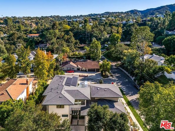 16879 Mooncrest Drive, Encino CA 91436