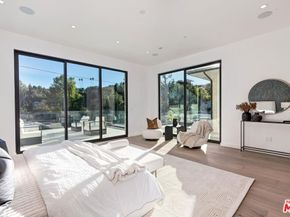 16879 Mooncrest Drive, Encino CA 91436