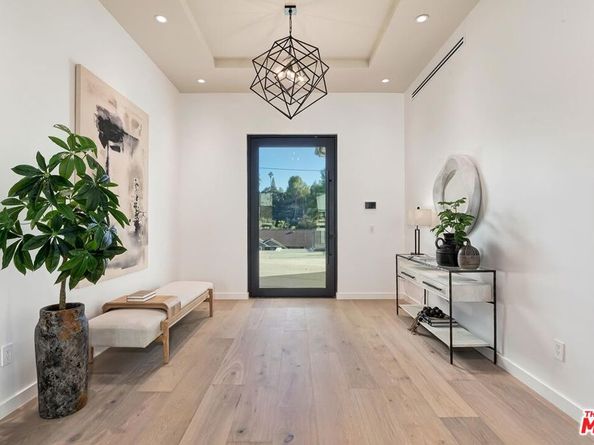 16879 Mooncrest Drive, Encino CA 91436