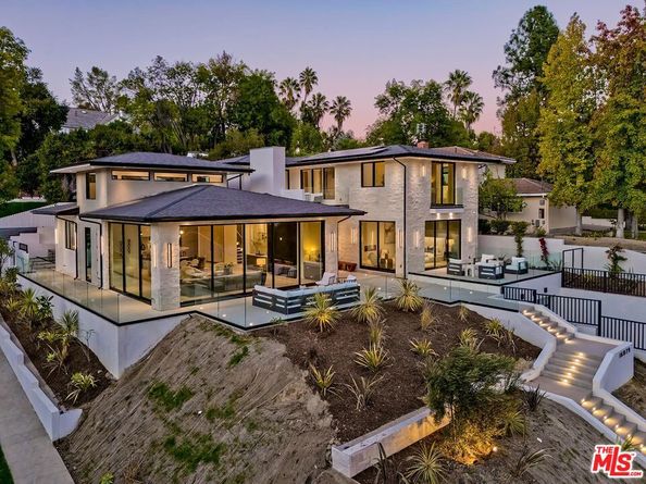 16879 Mooncrest Drive, Encino CA 91436