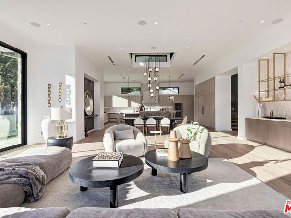 16879 Mooncrest Drive, Encino CA 91436