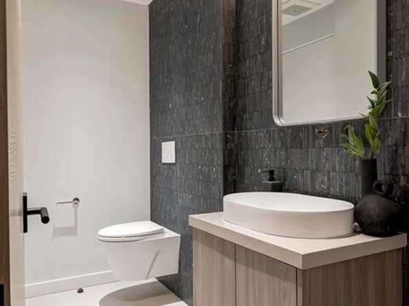 16879 Mooncrest Drive, Encino CA 91436