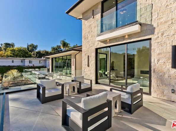 16879 Mooncrest Drive, Encino CA 91436