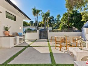 16879 Mooncrest Drive, Encino CA 91436