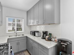 727 Crenshaw Boulevard, Los Angeles CA 90005