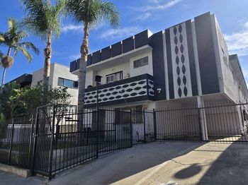 4942 Rosewood Avenue