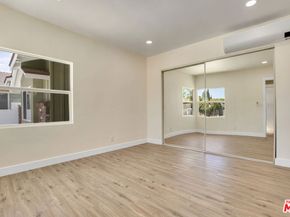 18800 Cohasset Street, Reseda CA 91335