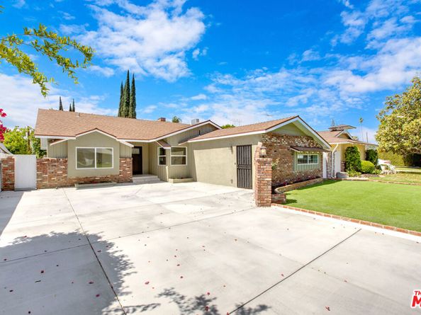 18800 Cohasset Street, Reseda CA 91335