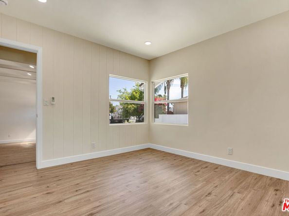 18800 Cohasset Street, Reseda CA 91335