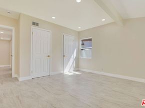 18800 Cohasset Street, Reseda CA 91335