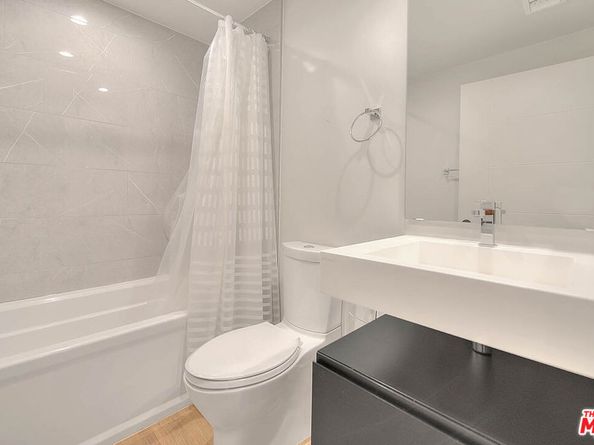 5014 Rosewood Avenue 1/2, Los Angeles CA 90004