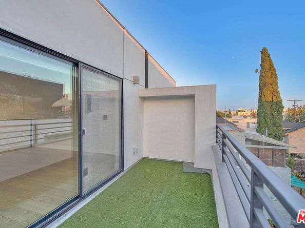 5014 Rosewood Avenue 1/2, Los Angeles CA 90004