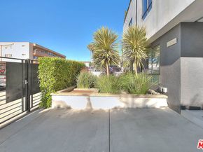 5014 Rosewood Avenue 1/2, Los Angeles CA 90004