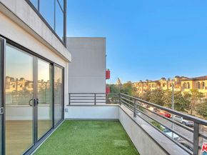 5014 Rosewood Avenue 1/2, Los Angeles CA 90004