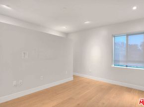 5014 Rosewood Avenue 1/2, Los Angeles CA 90004