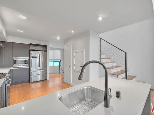 5014 Rosewood Avenue 1/2, Los Angeles CA 90004