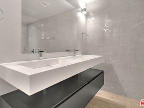 5014 Rosewood Avenue 1/2, Los Angeles CA 90004