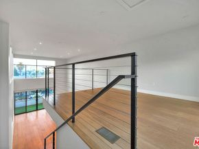 5014 Rosewood Avenue 1/2, Los Angeles CA 90004