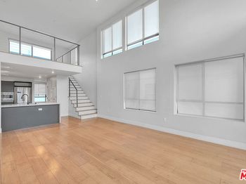 5014 Rosewood Avenue