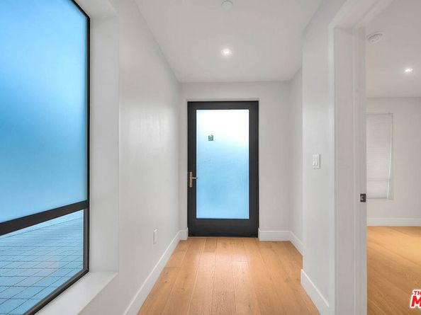 5014 Rosewood Avenue 1/2, Los Angeles CA 90004