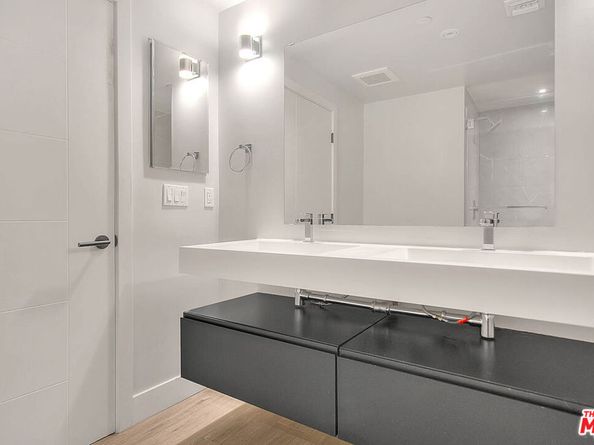 5014 Rosewood Avenue 1/2, Los Angeles CA 90004