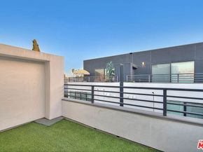 5014 Rosewood Avenue 1/2, Los Angeles CA 90004