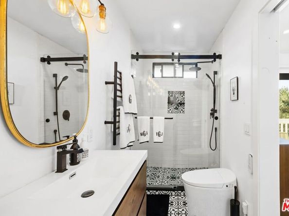 10246 Briarwood Drive, Los Angeles CA 90077