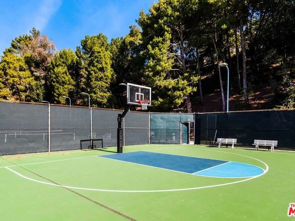 10246 Briarwood Drive, Los Angeles CA 90077