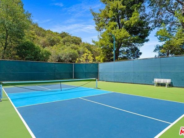 10246 Briarwood Drive, Los Angeles CA 90077