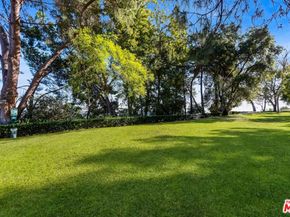 10246 Briarwood Drive, Los Angeles CA 90077