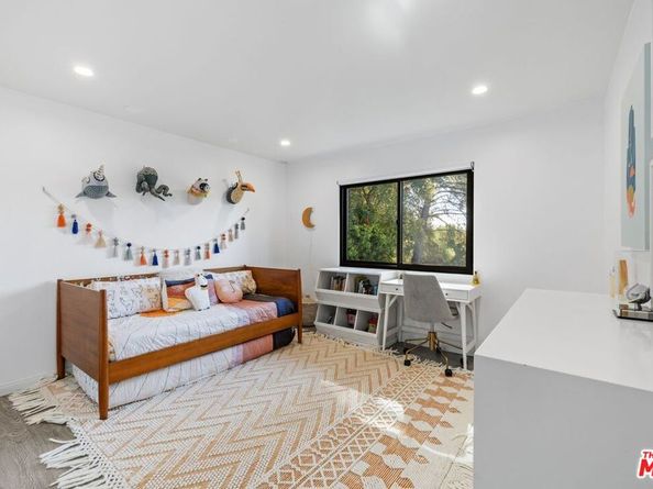 10246 Briarwood Drive, Los Angeles CA 90077