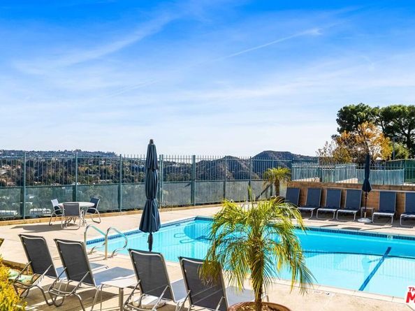 10246 Briarwood Drive, Los Angeles CA 90077