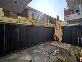 332 S Oxford Avenue 106, Los Angeles CA 90020