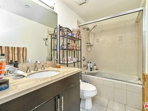 332 S Oxford Avenue 106, Los Angeles CA 90020