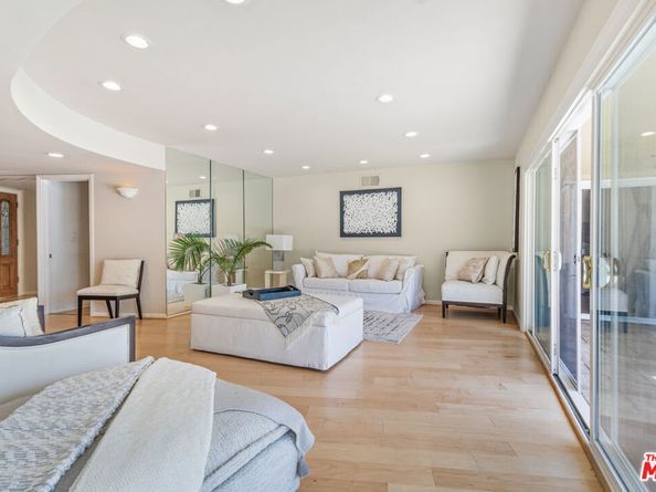 6116 Wooster Avenue, Los Angeles CA 90056