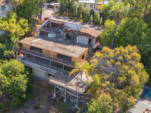 837 Linda Flora Drive, Los Angeles CA 90049