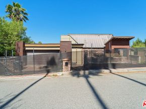 837 Linda Flora Drive, Los Angeles CA 90049