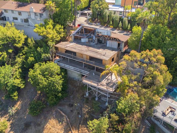 837 Linda Flora Drive, Los Angeles CA 90049