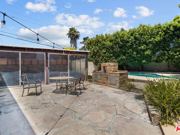 5317 Angeles Vista Boulevard, View Park CA 90043