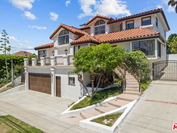 5317 Angeles Vista Boulevard