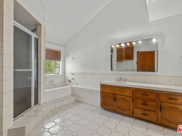 5317 Angeles Vista Boulevard, View Park CA 90043