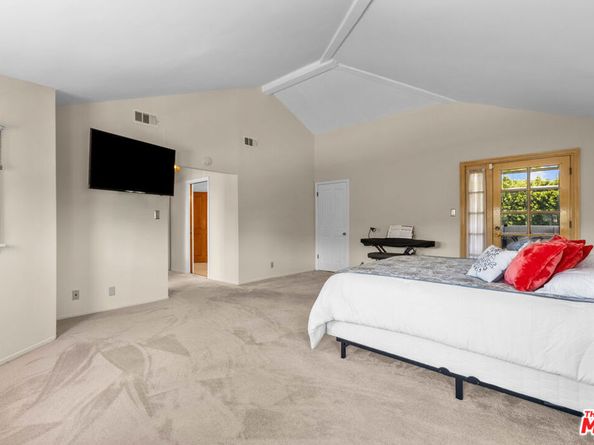 5317 Angeles Vista Boulevard, View Park CA 90043