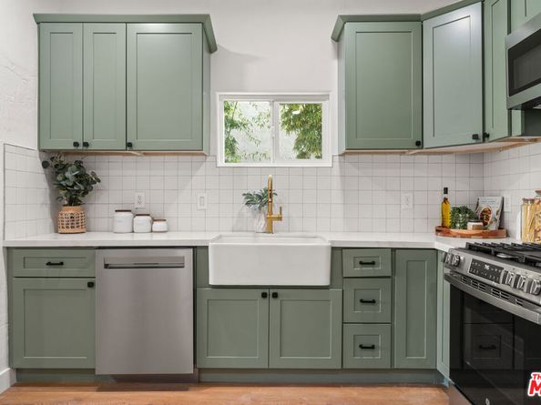 509 N Hobart Boulevard, Los Angeles CA 90004