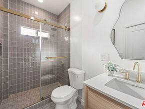 509 N Hobart Boulevard, Los Angeles CA 90004